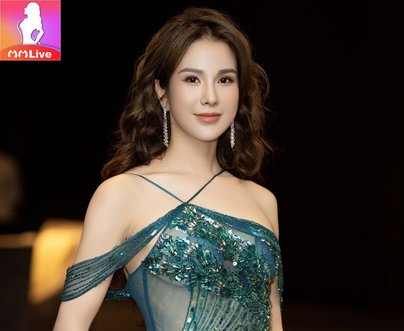 Diệp Lâm Anh xinh đẹp